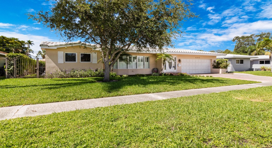 2210 NE 61st Court, Fort Lauderdale, Florida 33308, 3 Bedrooms Bedrooms, ,2 BathroomsBathrooms,Single Family,For Sale,61st,RX-10999836