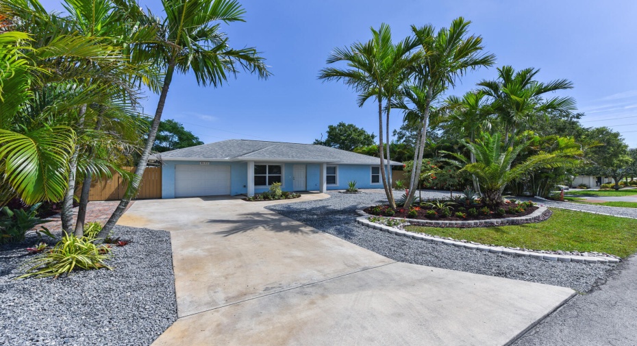 8171 SE Evergreen Street, Hobe Sound, Florida 33455, 3 Bedrooms Bedrooms, ,2 BathroomsBathrooms,Residential Lease,For Rent,Evergreen,RX-11000329