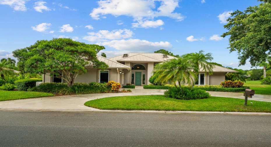 6780 SE Winged Foot Drive, Stuart, Florida 34997, 3 Bedrooms Bedrooms, ,2 BathroomsBathrooms,Single Family,For Sale,Winged Foot,RX-10996591