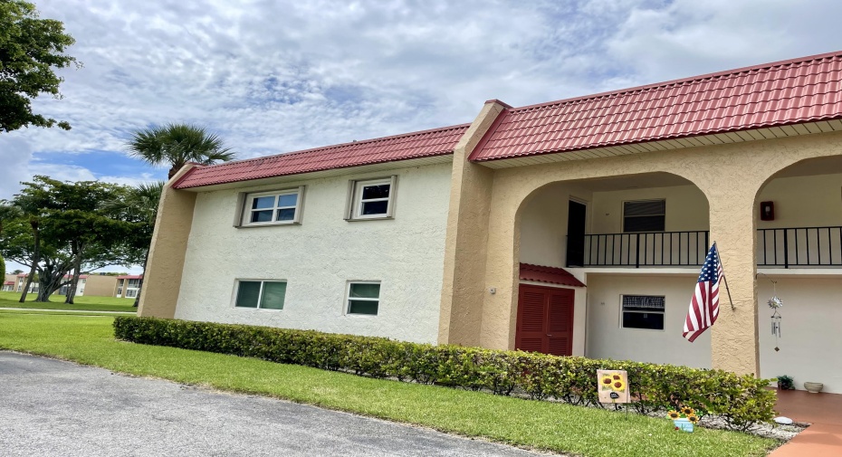 107 Lake Dora Drive, West Palm Beach, Florida 33411, 2 Bedrooms Bedrooms, ,2 BathroomsBathrooms,Condominium,For Sale,Lake Dora,2,RX-11000446