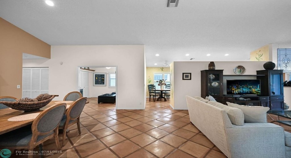 Sprawling space between living & dining areas.