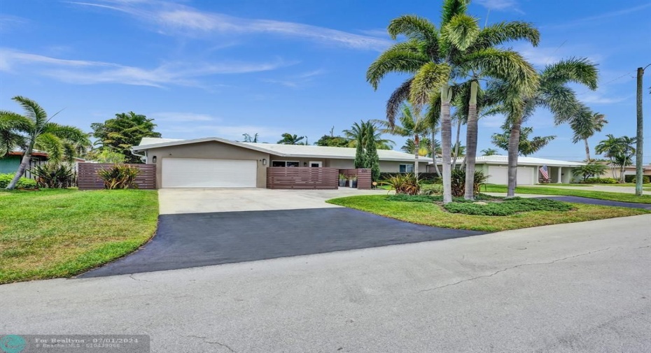 Welcome Home to 541 SE 13 CT in Pompano Beach