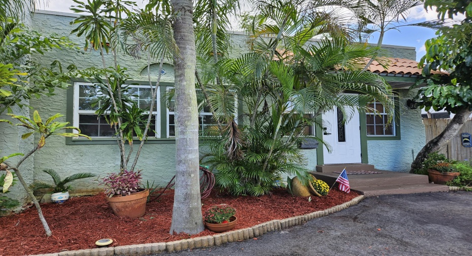 816 Lytle Street, West Palm Beach, Florida 33405, 3 Bedrooms Bedrooms, ,2 BathroomsBathrooms,Single Family,For Sale,Lytle,RX-10982228