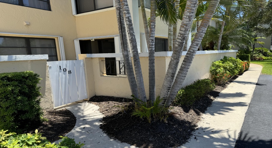 300 N Highway A1a Unit 108g, Jupiter, Florida 33477, 2 Bedrooms Bedrooms, ,2 BathroomsBathrooms,Residential Lease,For Rent,Highway A1a,1,RX-11000592