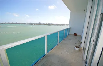 Waterfront views to Miami Beach