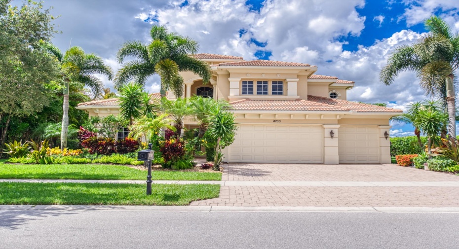 8700 Wellington View Drive, West Palm Beach, Florida 33411, 4 Bedrooms Bedrooms, ,4 BathroomsBathrooms,Single Family,For Sale,Wellington View,RX-10997902