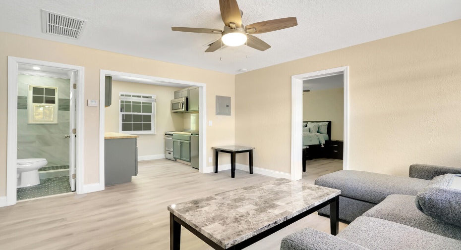 1001 S Federal Highway Unit 5, Lake Worth Beach, Florida 33460, 1 Bedroom Bedrooms, ,1 BathroomBathrooms,Residential Lease,For Rent,Federal,1,RX-11000762