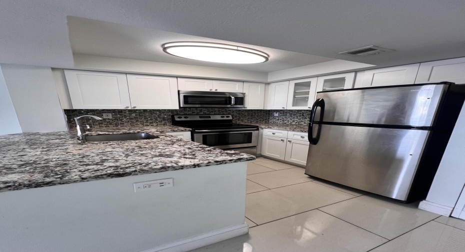 728 Executive Center Drive Unit 11, West Palm Beach, Florida 33401, 1 Bedroom Bedrooms, ,1 BathroomBathrooms,Residential Lease,For Rent,Executive Center,1,RX-11000927