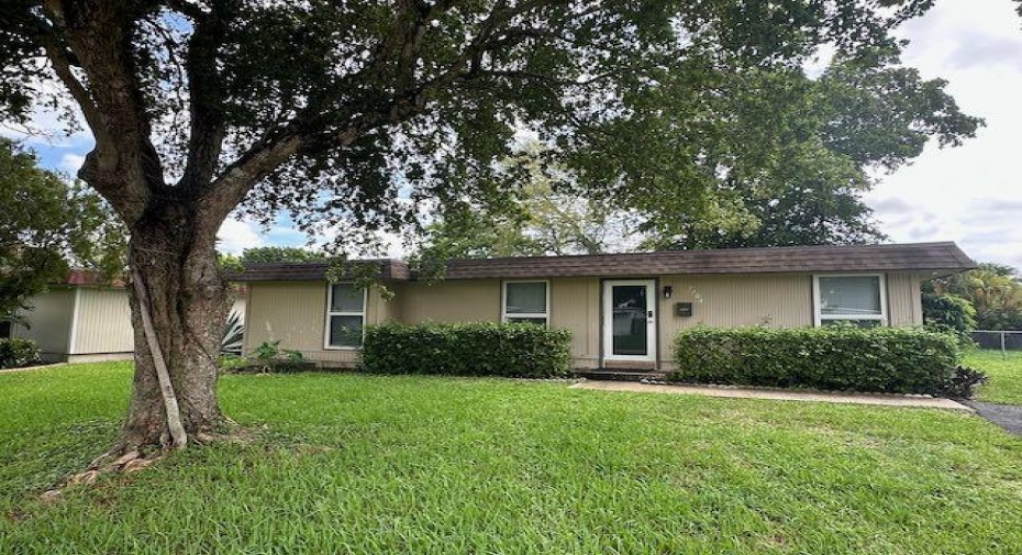 7704 NW 74th Terrace, Tamarac, Florida 33321, 3 Bedrooms Bedrooms, ,1 BathroomBathrooms,Residential Lease,For Rent,74th,RX-11000931