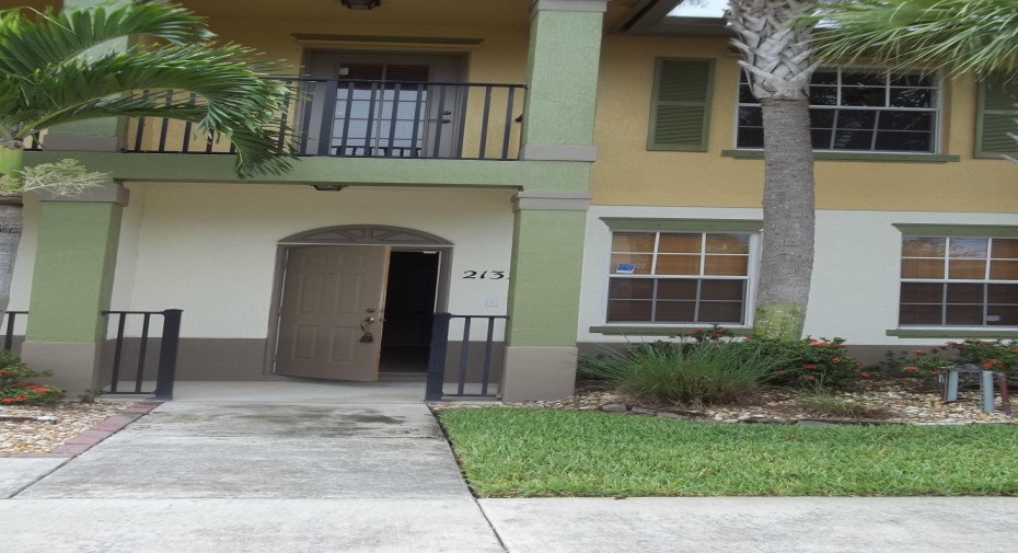 2132 SE Eatonville Drive, Port Saint Lucie, Florida 34952, 2 Bedrooms Bedrooms, ,2 BathroomsBathrooms,Residential Lease,For Rent,Eatonville,1,RX-10990022