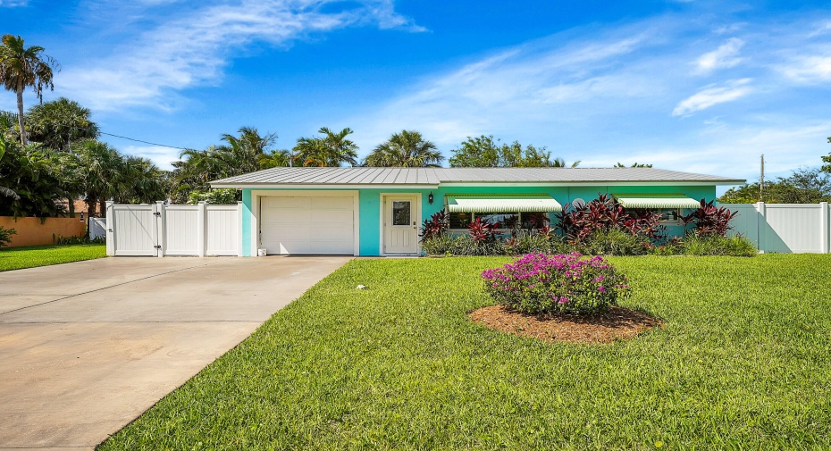1708 Sunset Isles Road, Fort Pierce, Florida 34949, 2 Bedrooms Bedrooms, ,2 BathroomsBathrooms,Single Family,For Sale,Sunset Isles,RX-11001388