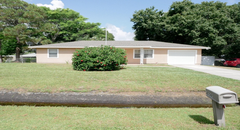 4709 Myrtle Drive, Fort Pierce, Florida 34982, 3 Bedrooms Bedrooms, ,2 BathroomsBathrooms,Single Family,For Sale,Myrtle,RX-11001514