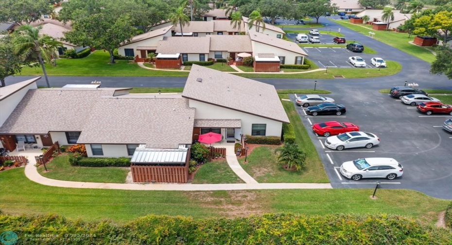 corner unit, 2 parking spots in front