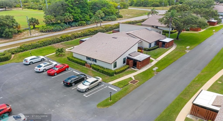 corner unit, 2 parking spots in front