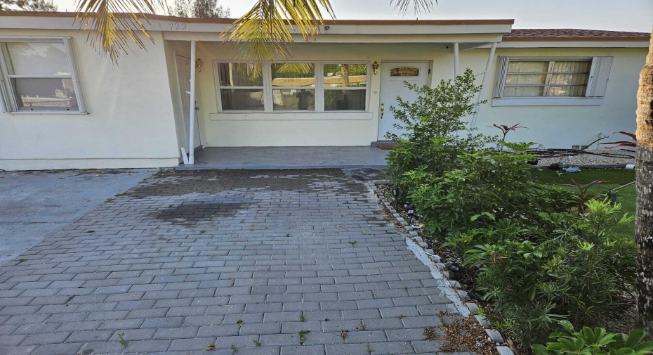 722 S B Street, Lake Worth, Florida 33460, 3 Bedrooms Bedrooms, ,2 BathroomsBathrooms,Single Family,For Sale,B,RX-10991170