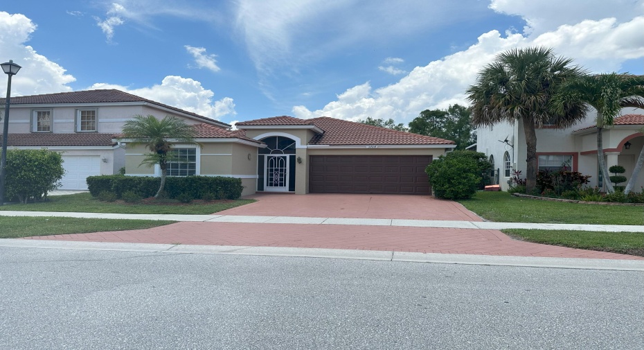 3704 Miramontes Circle, Wellington, Florida 33414, 4 Bedrooms Bedrooms, ,2 BathroomsBathrooms,Residential Lease,For Rent,Miramontes,RX-11002072