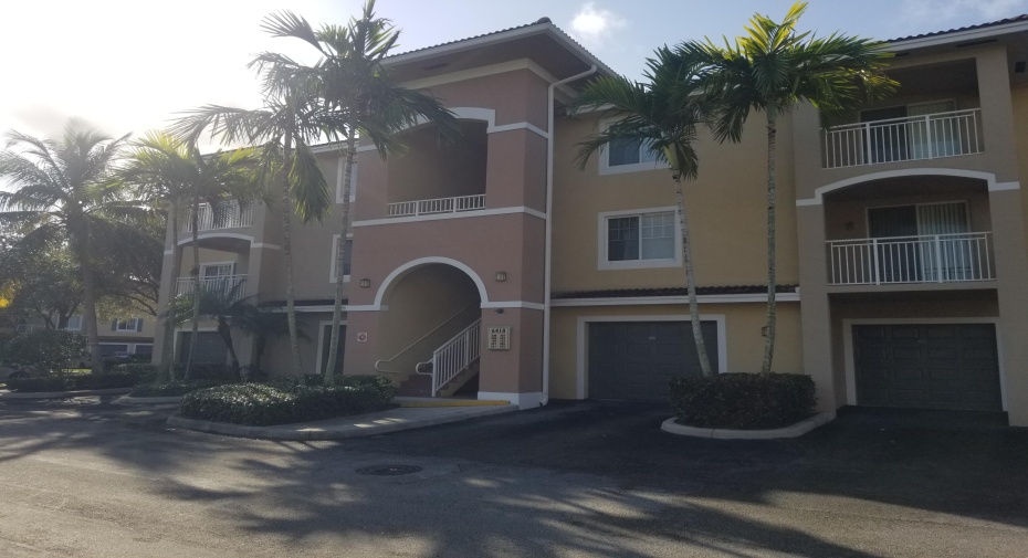 6418 Emerald Dunes Drive Unit 108, West Palm Beach, Florida 33411, 2 Bedrooms Bedrooms, ,2 BathroomsBathrooms,Residential Lease,For Rent,Emerald Dunes,1,RX-10989022
