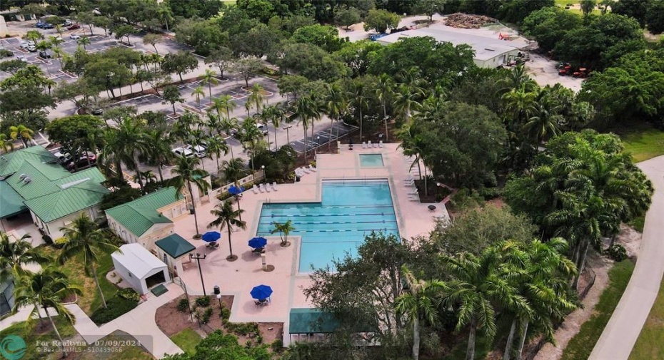 Optional membership to Weston Hills Country Club, with this pool literally steps away from Courtside.