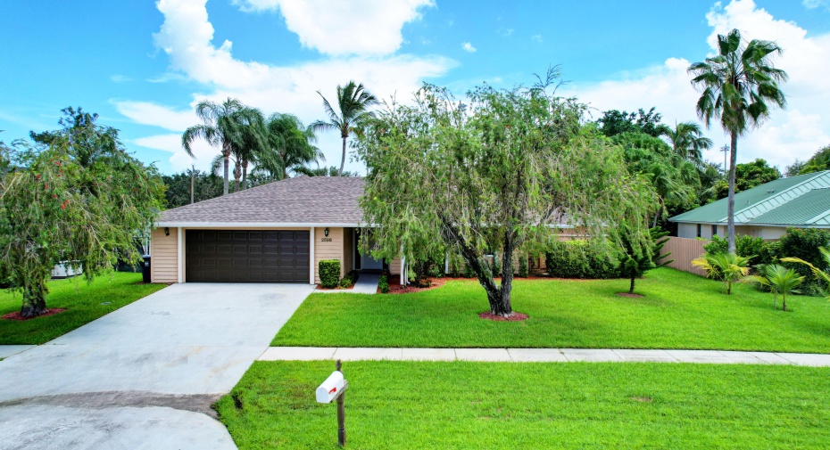 2598 Yarmouth Drive, Wellington, Florida 33414, 3 Bedrooms Bedrooms, ,2 BathroomsBathrooms,Single Family,For Sale,Yarmouth,1,RX-11002434