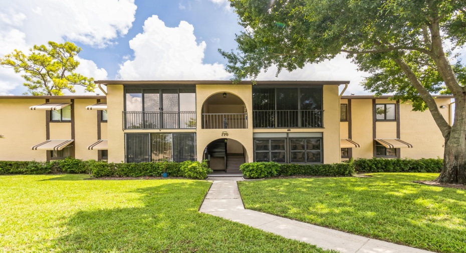 220 Pine Hov Circle Unit D-2, Greenacres, Florida 33463, 2 Bedrooms Bedrooms, ,1 BathroomBathrooms,Condominium,For Sale,Pine Hov,2,RX-11002509