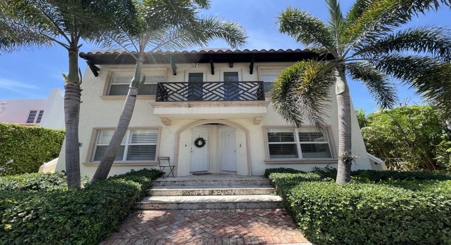 252 Oleander Avenue Unit 2, Palm Beach, Florida 33480, 2 Bedrooms Bedrooms, ,2 BathroomsBathrooms,Residential Lease,For Rent,Oleander,1,RX-11002560