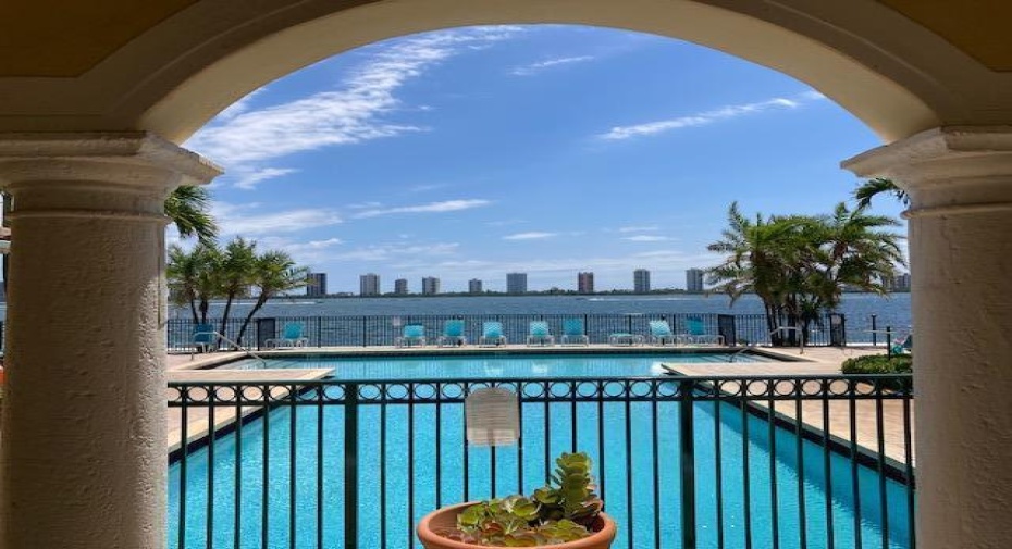 1040 Lake Shore Drive Unit 201, Lake Park, Florida 33403, 2 Bedrooms Bedrooms, ,2 BathroomsBathrooms,Residential Lease,For Rent,Lake Shore,2,RX-11002684