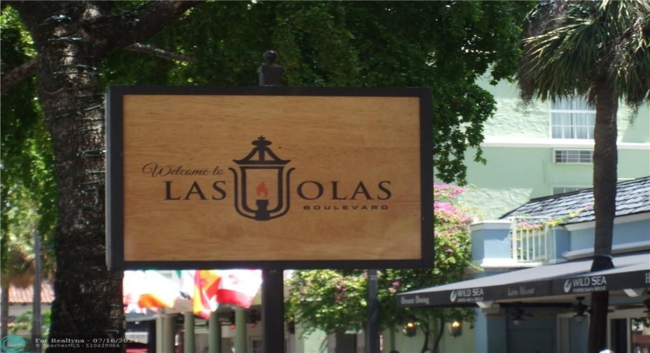 Famed Las Olas Boulevard with all the upscale restaurants and boutique shops is nearby.