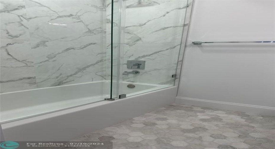 Bath Tub|Shower Combination In This Other Luxurious En