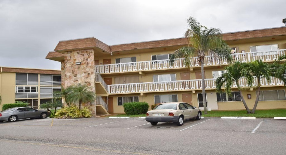 500 Village Green Court Unit 202, Palm Springs, Florida 33461, 1 Bedroom Bedrooms, ,1 BathroomBathrooms,Residential Lease,For Rent,Village Green,1,RX-10974350