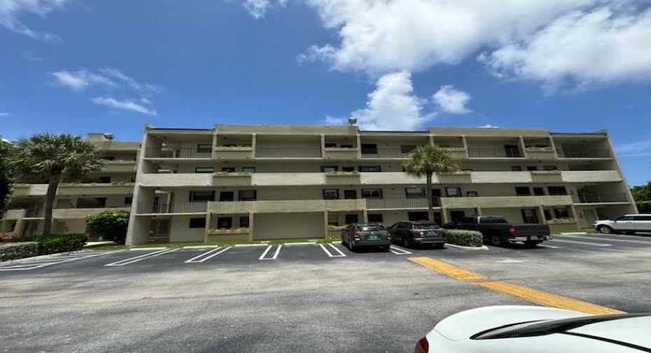 555 Banyan Tree Lane Unit 301, Delray Beach, Florida 33483, 2 Bedrooms Bedrooms, ,2 BathroomsBathrooms,Condominium,For Sale,Banyan Tree,3,RX-11002853