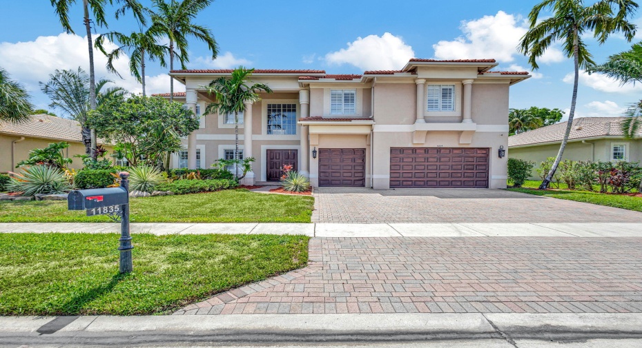 11835 Osprey Point Circle, Wellington, Florida 33449, 6 Bedrooms Bedrooms, ,4 BathroomsBathrooms,Single Family,For Sale,Osprey Point,RX-11002975