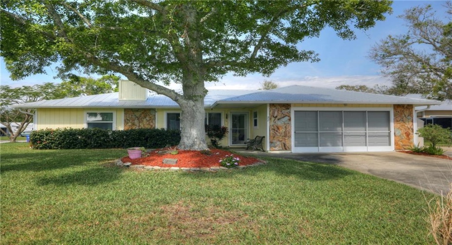 27 Sunset Drive, Sebastian, Florida 32958, 2 Bedrooms Bedrooms, ,2 BathroomsBathrooms,Single Family,For Sale,Sunset,RX-10967821