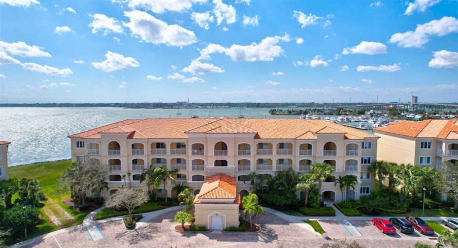 31 Harbour Isle Drive Unit 105, Fort Pierce, Florida 34949, 2 Bedrooms Bedrooms, ,2 BathroomsBathrooms,Residential Lease,For Rent,Harbour Isle,1,RX-11003006