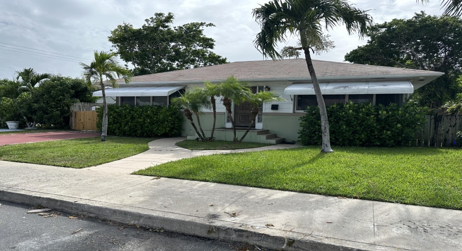 727 S M Street Unit 1, Lake Worth Beach, Florida 33460, 3 Bedrooms Bedrooms, ,1 BathroomBathrooms,Residential Lease,For Rent,M,RX-11003024