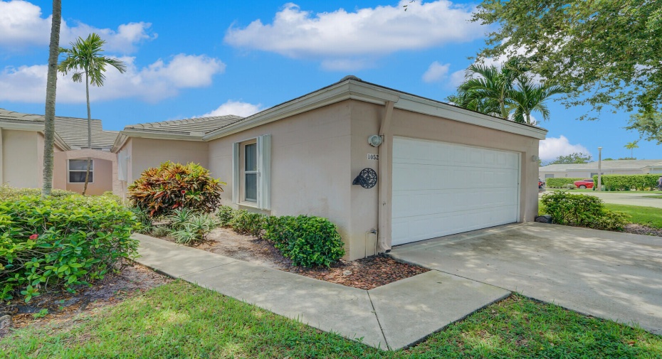 1052 Island Manor Drive, Greenacres, Florida 33413, 3 Bedrooms Bedrooms, ,2 BathroomsBathrooms,Townhouse,For Sale,Island Manor,RX-11002417