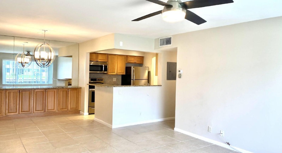 125 Shore Court Unit 102b, North Palm Beach, Florida 33408, 2 Bedrooms Bedrooms, ,2 BathroomsBathrooms,Residential Lease,For Rent,Shore,1,RX-10995417