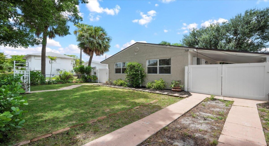710 55th Street, West Palm Beach, Florida 33407, 2 Bedrooms Bedrooms, ,1 BathroomBathrooms,Single Family,For Sale,55th,RX-11003101