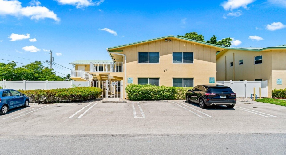 391 SE 19th Avenue Unit 6, Pompano Beach, Florida 33060, 1 Bedroom Bedrooms, ,1 BathroomBathrooms,Residential Lease,For Rent,19th,2,RX-11003172