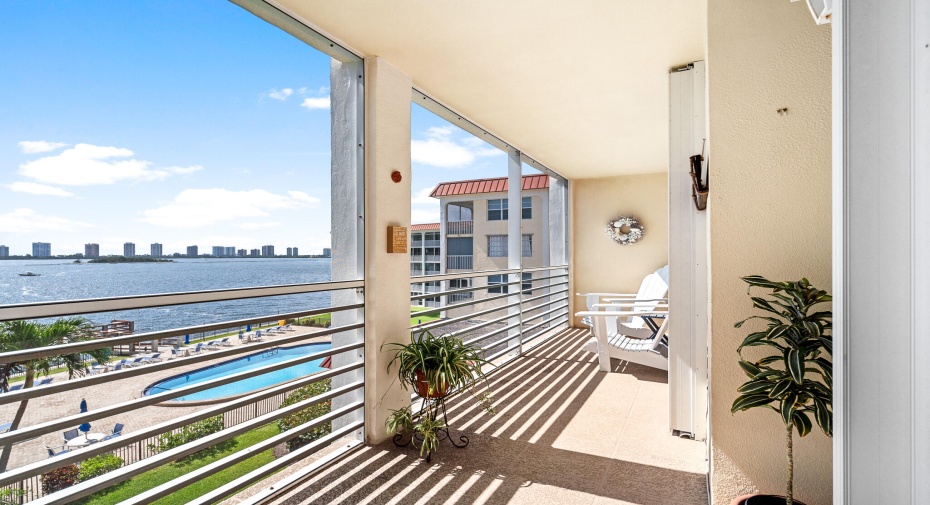 105 Paradise Harbour Boulevard Unit 402, North Palm Beach, Florida 33408, 2 Bedrooms Bedrooms, ,2 BathroomsBathrooms,Residential Lease,For Rent,Paradise Harbour,4,RX-11003267