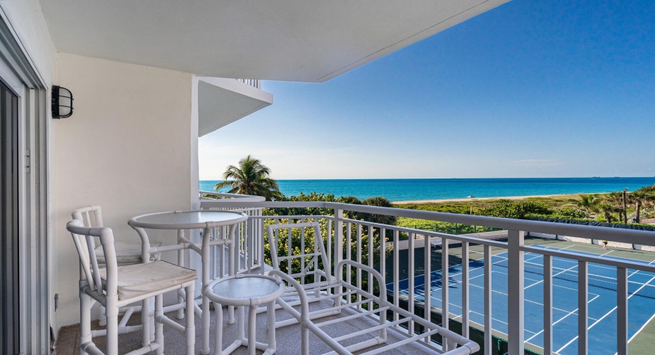 1770 S Ocean Boulevard Unit 404, Lauderdale By The Sea, Florida 33062, 1 Bedroom Bedrooms, ,1 BathroomBathrooms,Condominium,For Sale,Ocean,4,RX-11003444