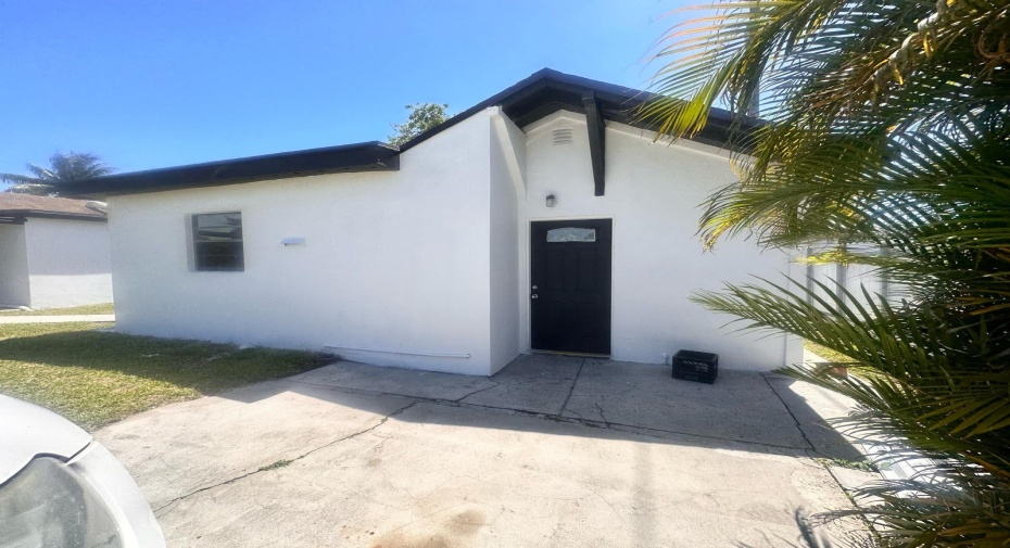 602 E 50th Street Unit B, Hialeah, Florida 33013, 2 Bedrooms Bedrooms, ,1 BathroomBathrooms,Residential Lease,For Rent,50th,1,RX-11003760