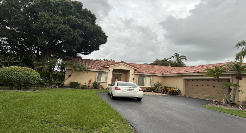 5562 NW 41st Avenue, Coconut Creek, Florida 33073, 3 Bedrooms Bedrooms, ,2 BathroomsBathrooms,Single Family,For Sale,41st,RX-11003984
