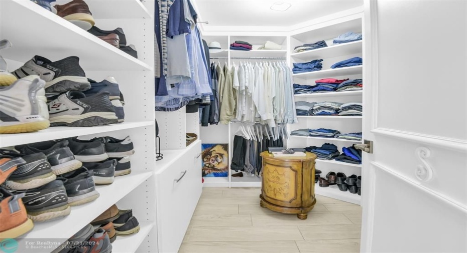 walk in closet