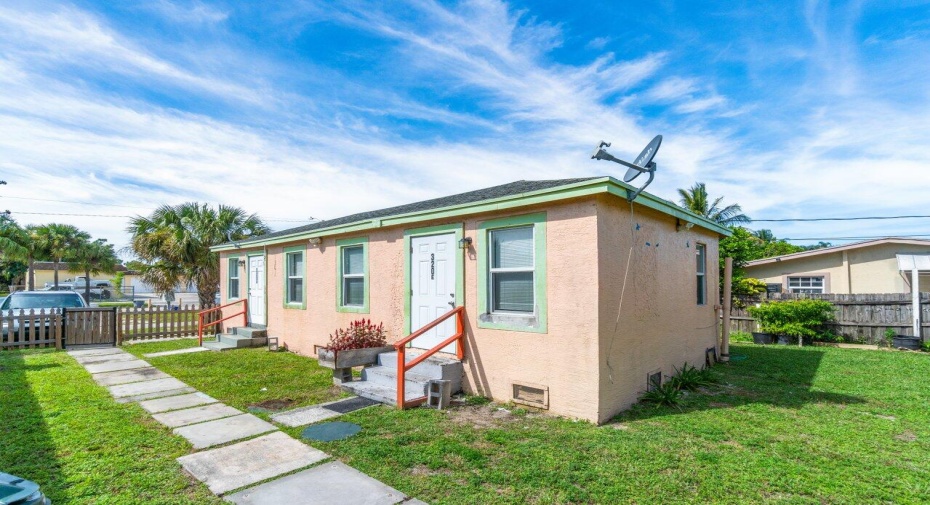 320 Swain Boulevard, Greenacres, Florida 33463, ,Residential Income,For Sale,Swain,RX-11004463