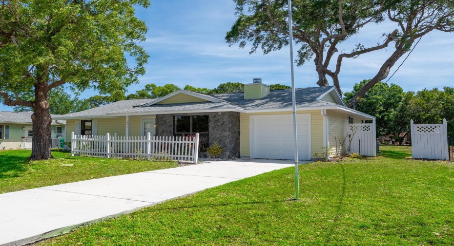 2441 SE Avalon Road, Port Saint Lucie, Florida 34952, 3 Bedrooms Bedrooms, ,2 BathroomsBathrooms,Residential Lease,For Rent,Avalon,RX-11004640