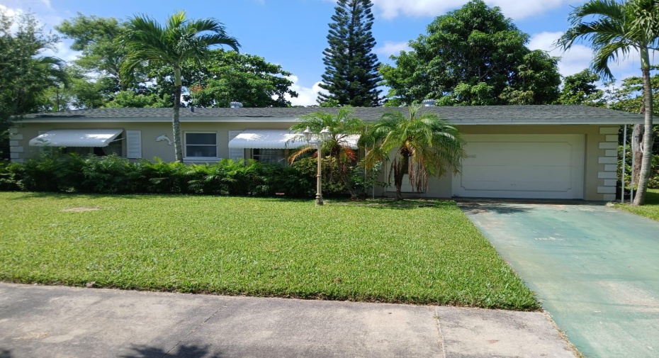 1763 18th Avenue, Lake Worth Beach, Florida 33460, 2 Bedrooms Bedrooms, ,2 BathroomsBathrooms,Single Family,For Sale,18th,RX-11004721
