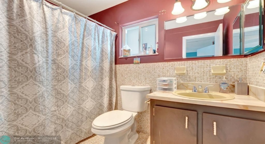 2nd Bathroom