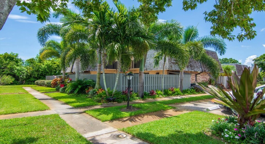 330 S Waverly Place Unit 10, Vero Beach, Florida 32960, 2 Bedrooms Bedrooms, ,2 BathroomsBathrooms,Townhouse,For Sale,Waverly,RX-11004778