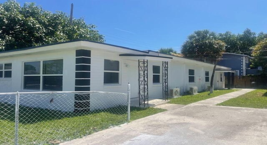 306 N Tamarind Avenue Unit 304, West Palm Beach, Florida 33401, 2 Bedrooms Bedrooms, ,1 BathroomBathrooms,F,For Sale,Tamarind,RX-11004861