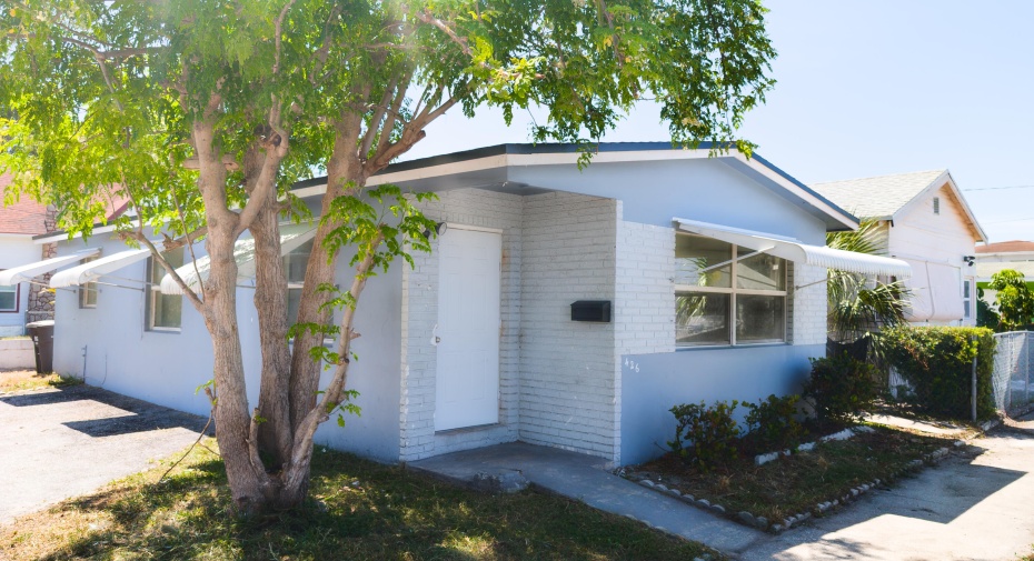 426 Douglass Avenue, West Palm Beach, Florida 33401, 2 Bedrooms Bedrooms, ,1 BathroomBathrooms,Residential Lease,For Rent,Douglass,RX-11004859